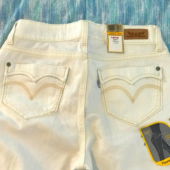 ladies white levis jeans